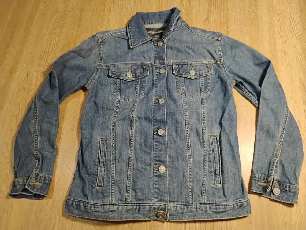 Eddie Bauer Womens Denim Jacket Size XSmall Blue Light Wash Jean Trucker Classic
